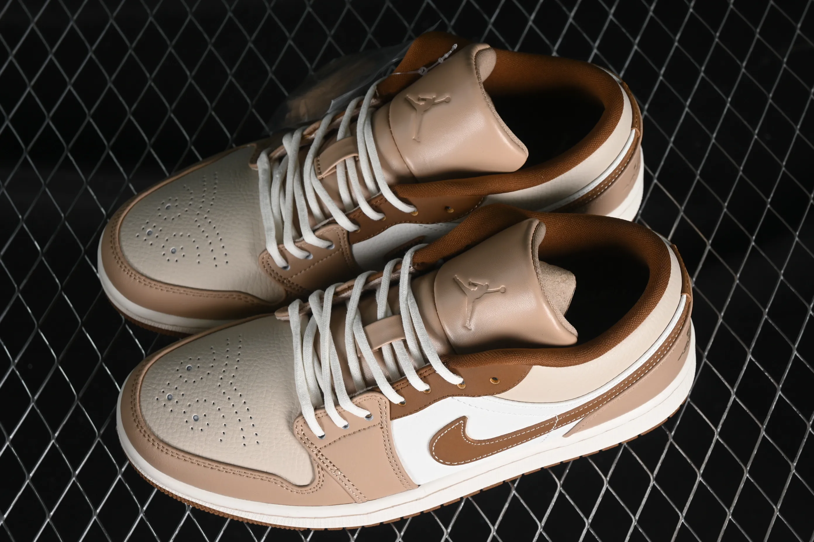All Categories Air Jordan Jordan Series Basketball Shoes Air Jordan 1 Low Air Jordan 1 Low AJ1 Joe 1 Khaki Yellow Low State Cultural Casual Shoes HF5753-221